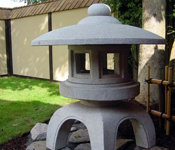Kodai Maru Yukimi Japanese Stone Lantern